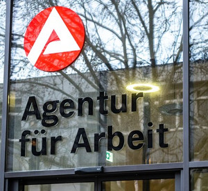 Außenseite eines Arbeitsagentur Gebäudes