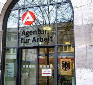 Außenseite eines Arbeitsagentur Gebäudes