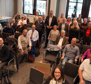 Foto der Teilnehmerinnen und Teilnehmer des 23. Treffens der kommunalen Behindertenbeiräte