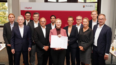 Neuer Mobilfunkpakt 2025-2027: Rheinland-Pfalz treibt Netzausbau weiter voran und erleichtert Verfahren Neuer Mobilfunkpakt 2025-2027: Rheinland-Pfalz treibt Netzausbau weiter voran und erleichtert Verfahren