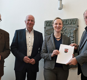 Ministerin Schall übergibt den Förderbescheid an die Verbandsgemeinde Adenau